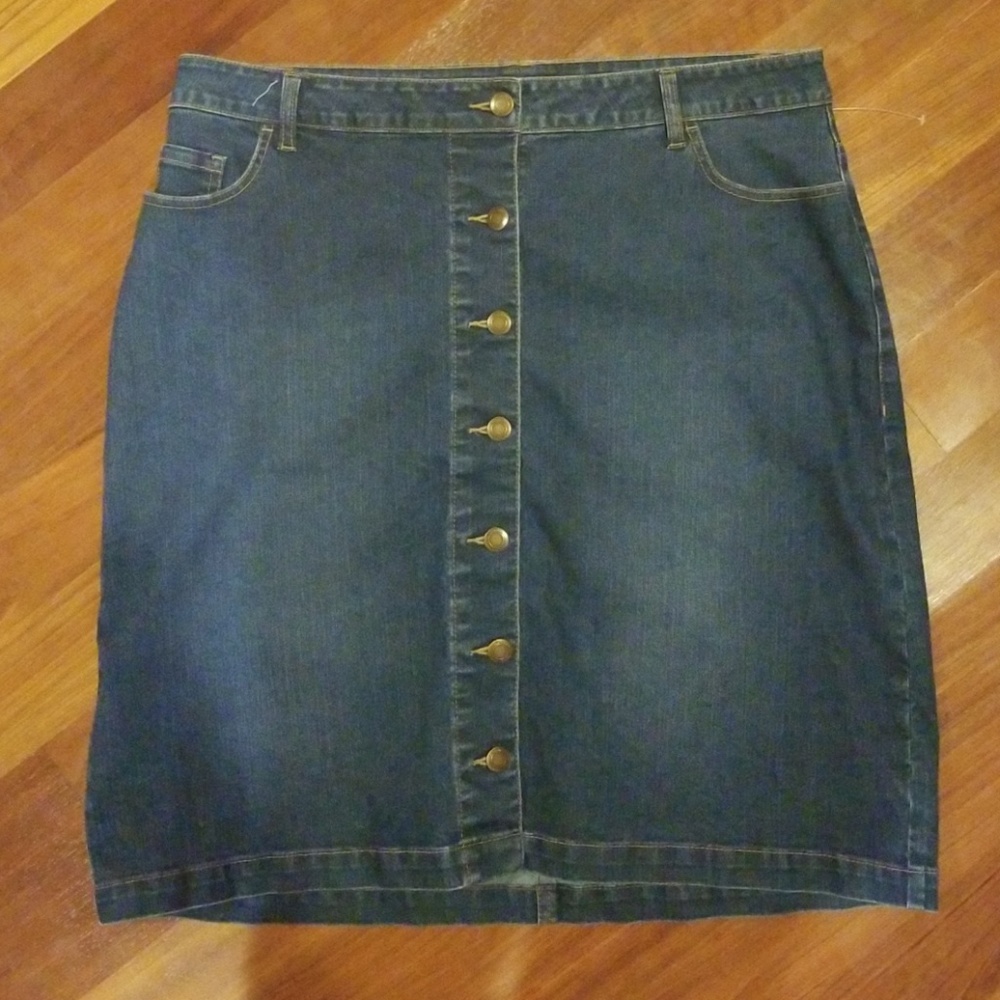 NEW Straight Denim Skirt Button-Front Size 14/16